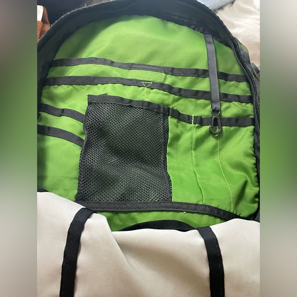 The North Face Vault Backpack - Picture 4 of 9